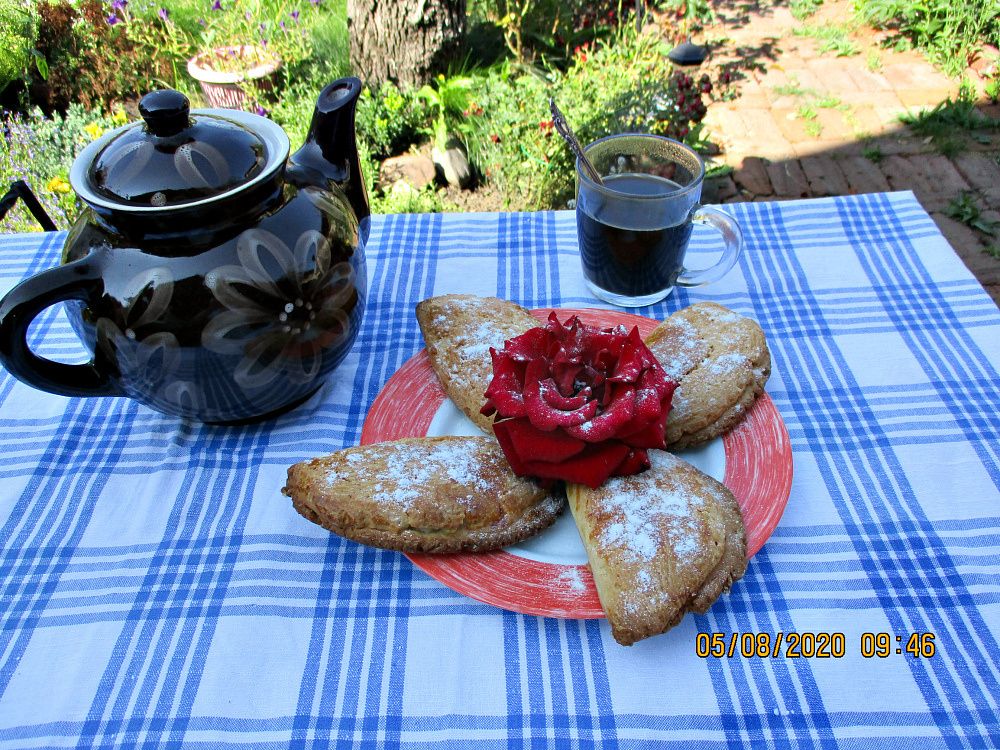 Возвращение в детство: легкий рецепт сочников для душевного чаепития