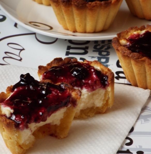 Песочные корзиночки с творожным кремом: сладкое вдохновение для вашего стола