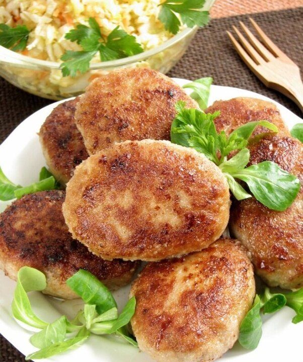 Советские кулинарные секреты: как жарить идеальные котлеты