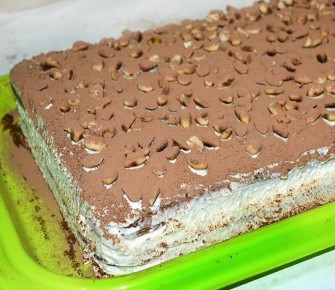 Нежный бисквитный торт с апельсином и арахисом