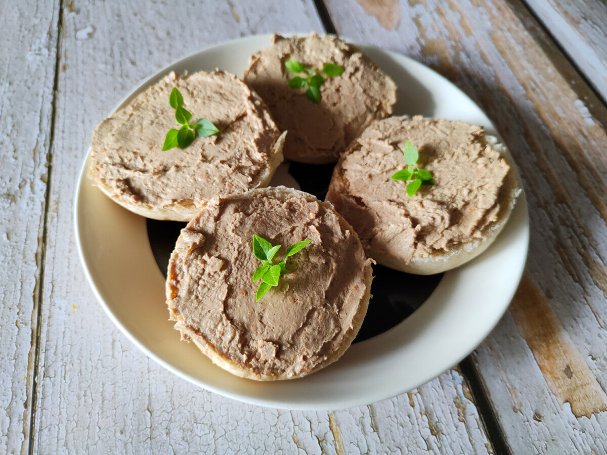 Нежный крем-паштет из куриной печени: простой рецепт для гурманов