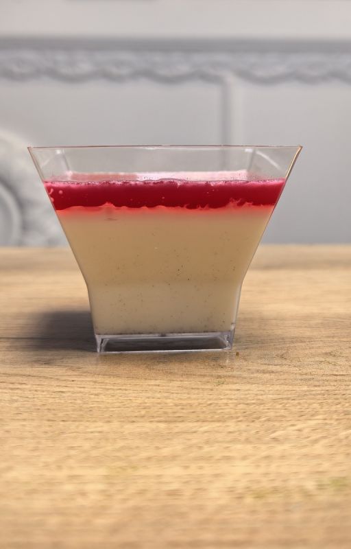 Панна-котта: как приготовить бархатный итальянский десерт с ягодным желе