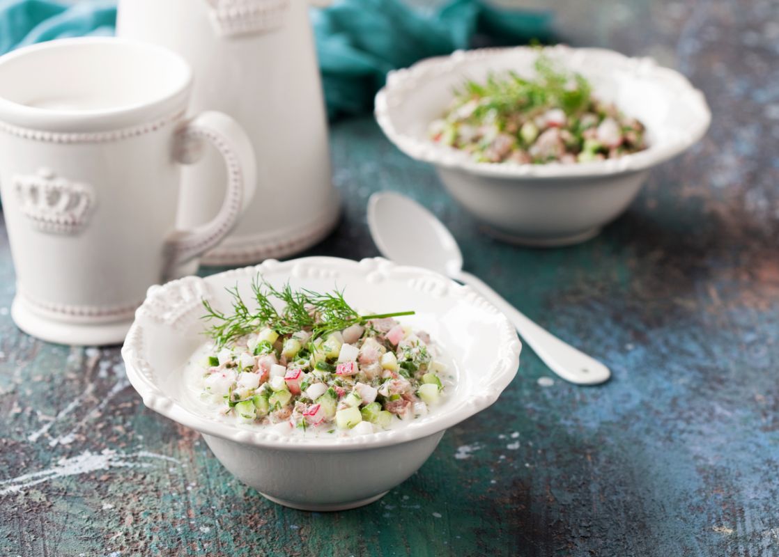 Летняя окрошка с курицей и йогуртом: полезный и вкусный выбор для активных людей