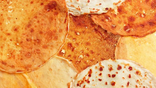 Как разнообразить тесто для блинов на Масленицу