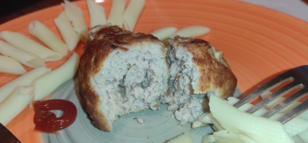 Котлеты в двойной панировке: невероятная сочность на вашей тарелке