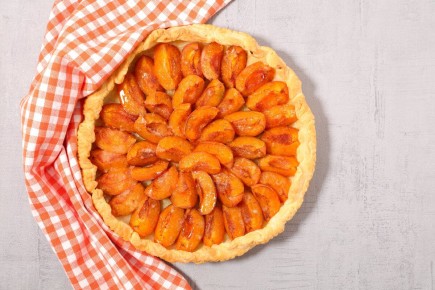 Заливной пирог с абрикосами