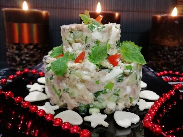 Как подать салат красиво: простой и вкусный рецепт с языком и грибами