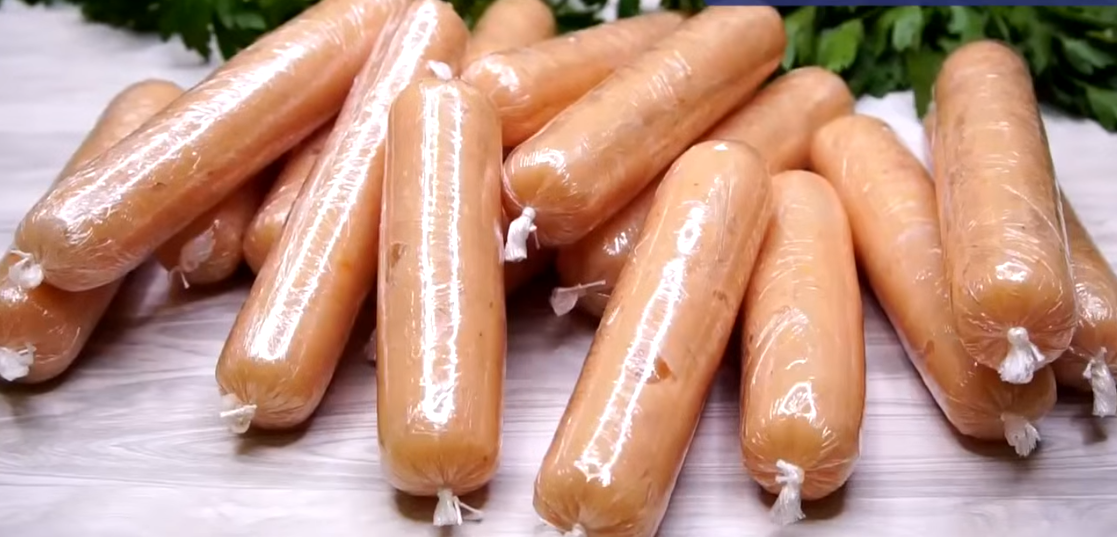 Как приготовить домашние сосиски без химии и специальных приборов