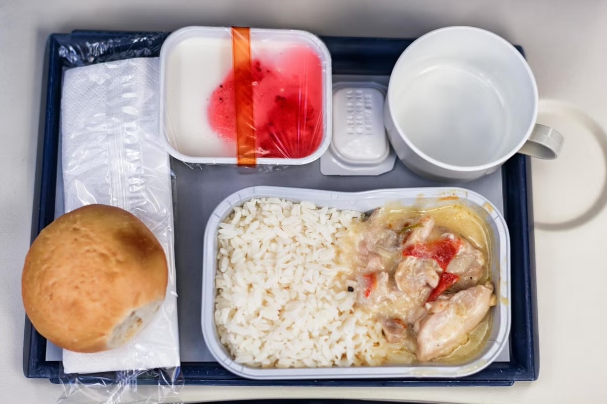 Почему еда в самолетах теряет вкус