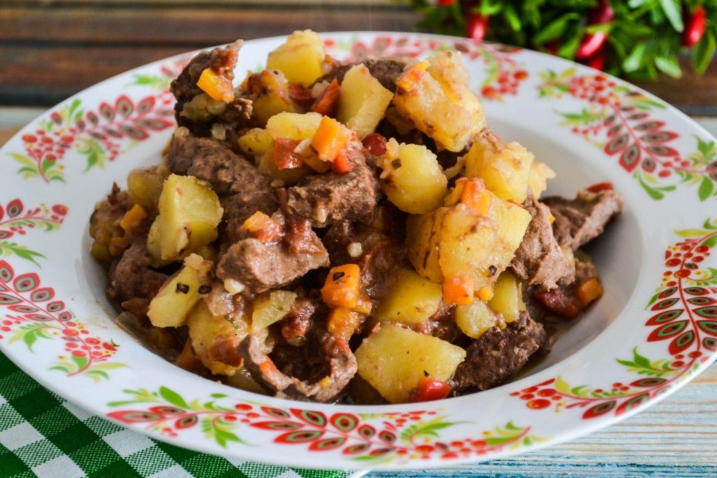 Сытная жареная картошка с печенью для настоящего домашнего уюта