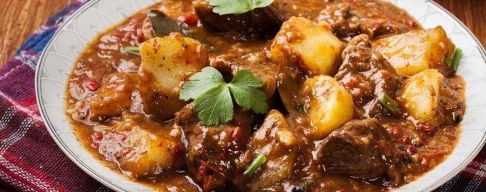 Сочный говядина с картошкой в томатно-горчичном соусе: идеальный вечерний рецепт