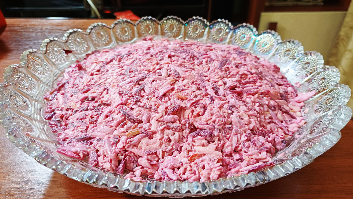 Салат, который удивляет: необычная альтернатива классике