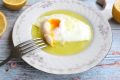 Наслаждение изысканным: яйцо пашот с лимонной заправкой
