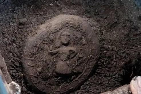 Уникальная находка: древний хлеб с изображением Иисуса