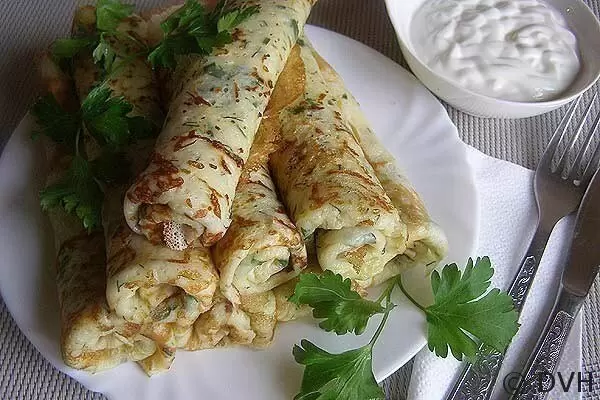 Сырные блины с зеленью