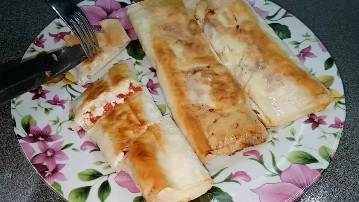 Сытный завтрак из тонкого лаваша