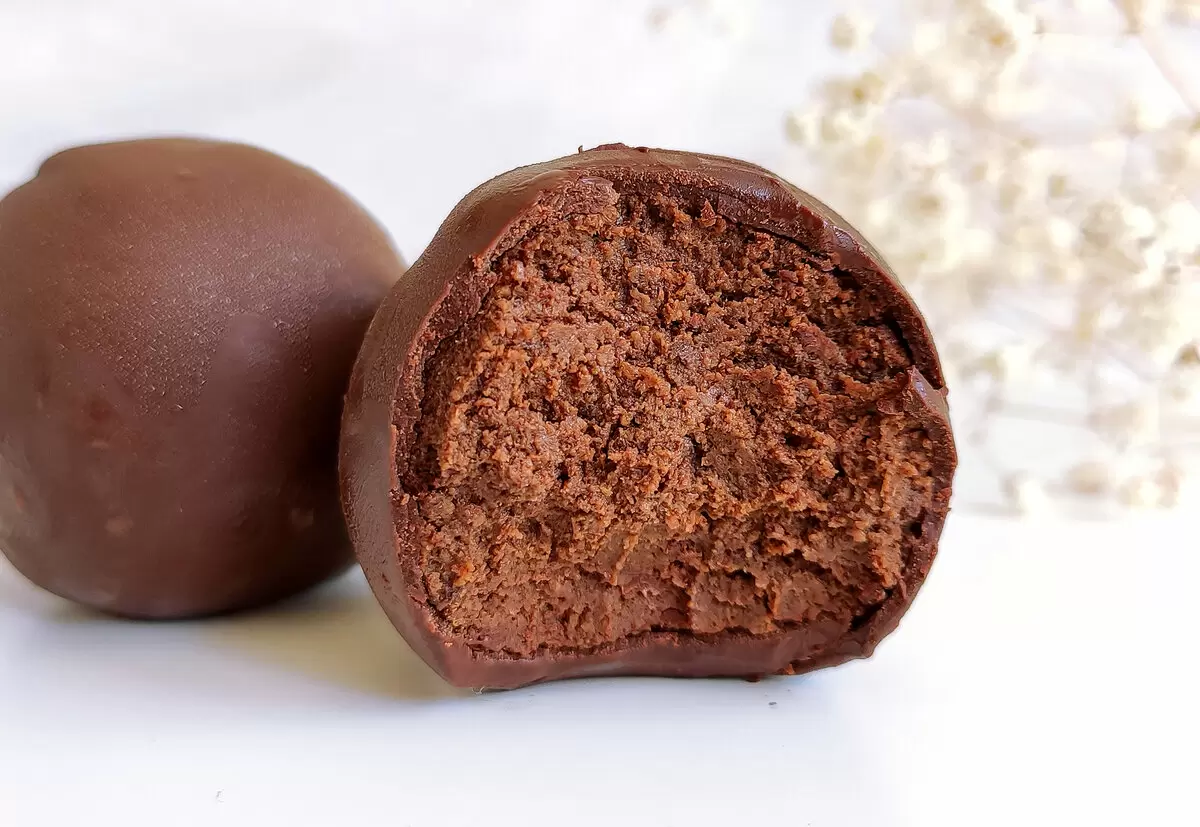 Новый взгляд на классическое десерт: пирожное "картошка" без сахара и глютена