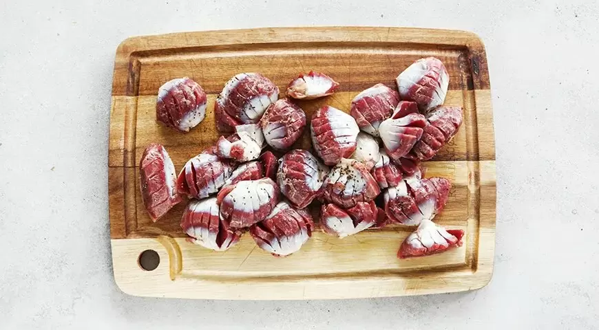 Праздник для гурманов: как приготовить утиные желудки с изюминкой