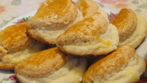 Сочные сочники с творогом: воспоминания о добром детстве