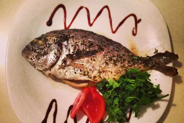 Восхитительная дорада, запеченная с лимоном и базиликом