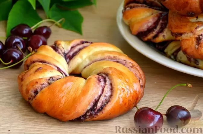 Летние угощения: рецепты выпечки, которые приятно удивят