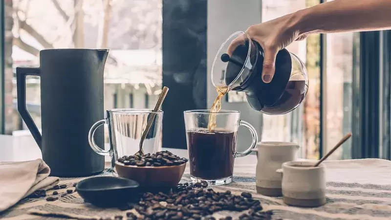 Кофе на голодный желудок: мифы и реальные последствия для организма