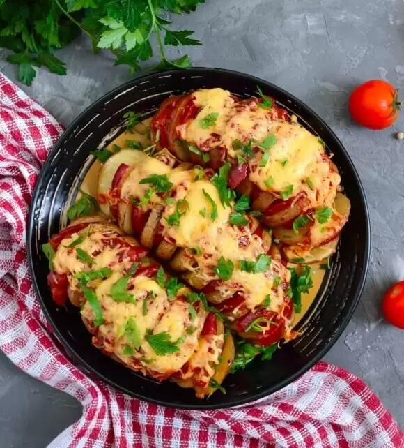 Запечённый фаршированный картофель: как превратить обычный ужин в кулинарный шедевр