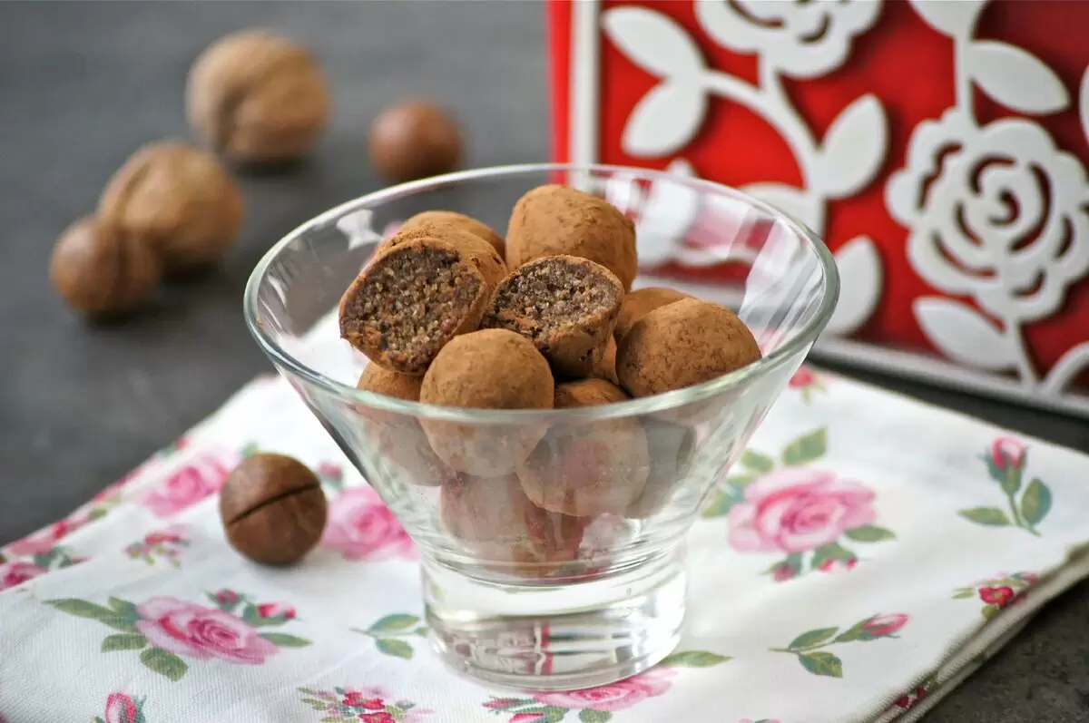 Магия домашних конфет: овсянка, орехи и сухофрукты в какао