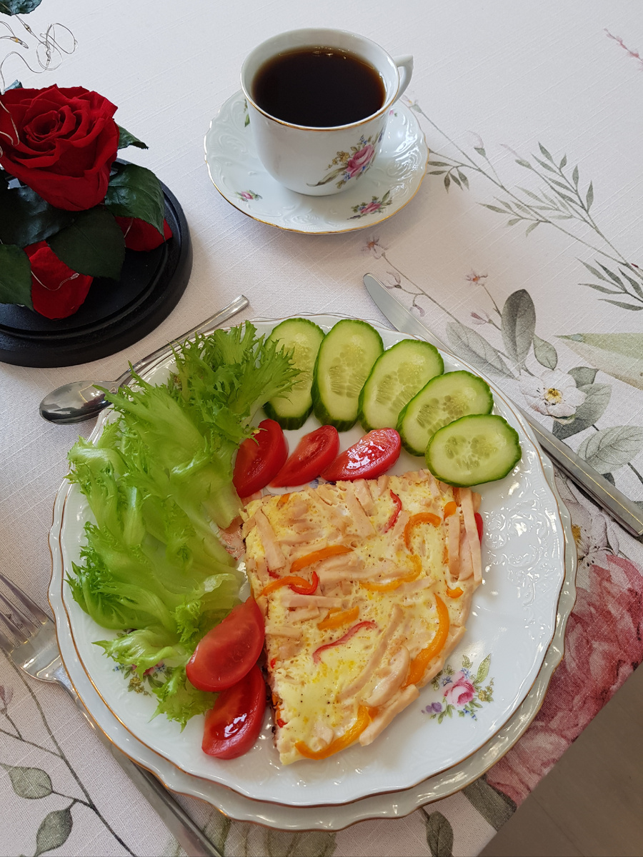 Легкий омлет с ветчиной и сладким перцем