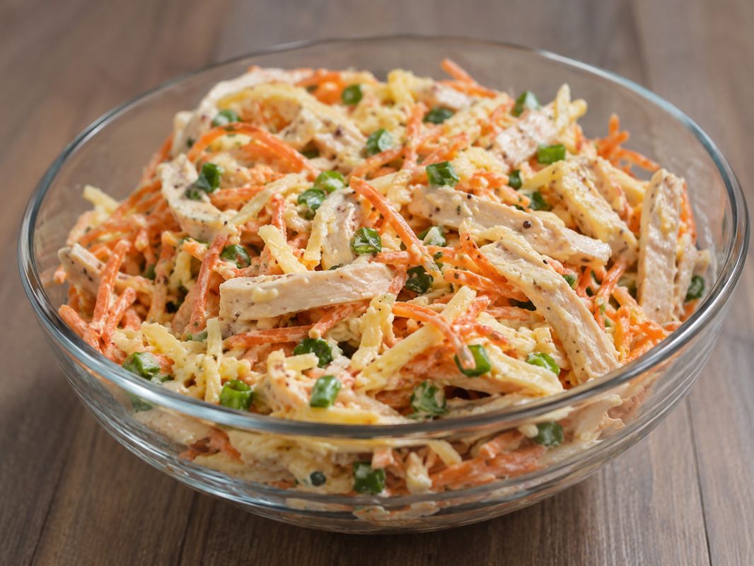Изысканный салат с курицей и корейской морковью