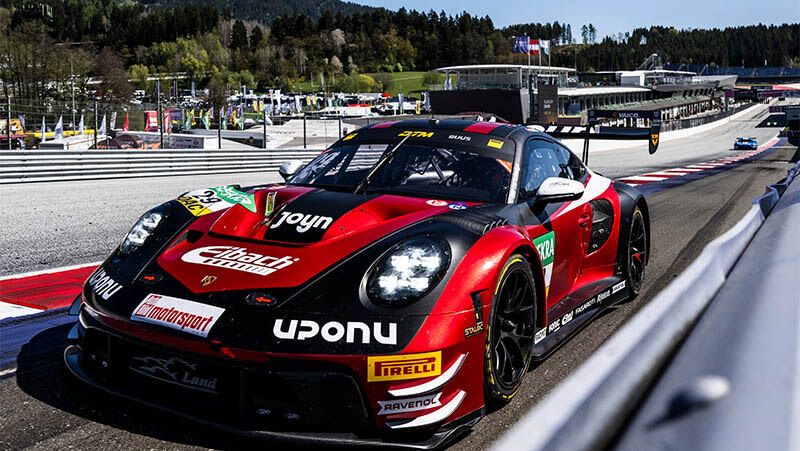 Пилот Porsche Бастиан Буус утрачивает четвертое место в первом заезде DTM