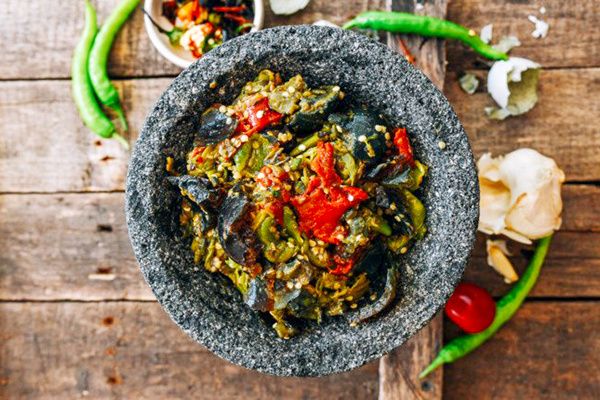 Секреты хунаньской кухни: паста из перца и столетних яиц