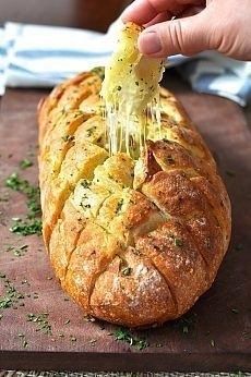 Нежный хлеб с сыром и чесноком, который вас удивит