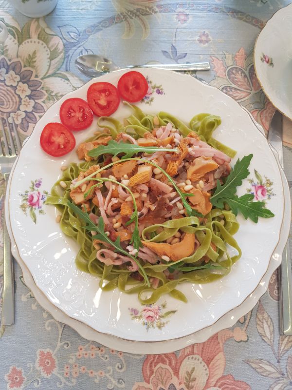 Пастанка с лисичками: осенний вкус в каждой ложке